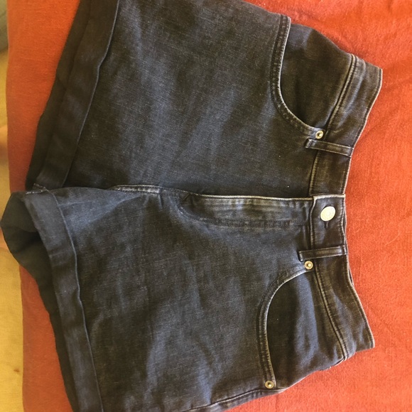 Express Mom Shorts - Picture 2 of 5